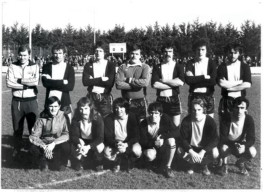 Jean Paul, debout, 3eme en partant de la gauche